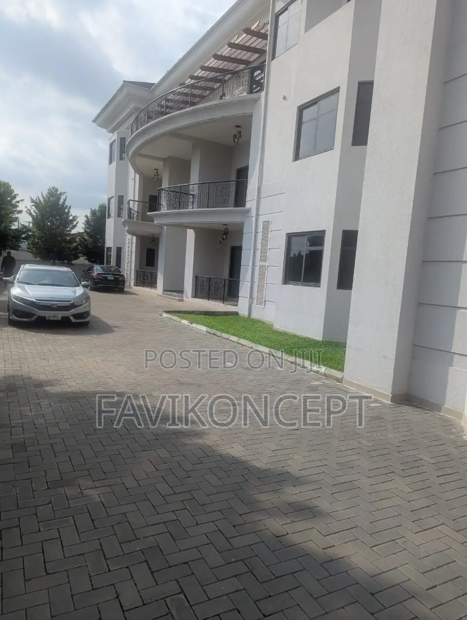 17bdrm Duplex in Maitama for sale