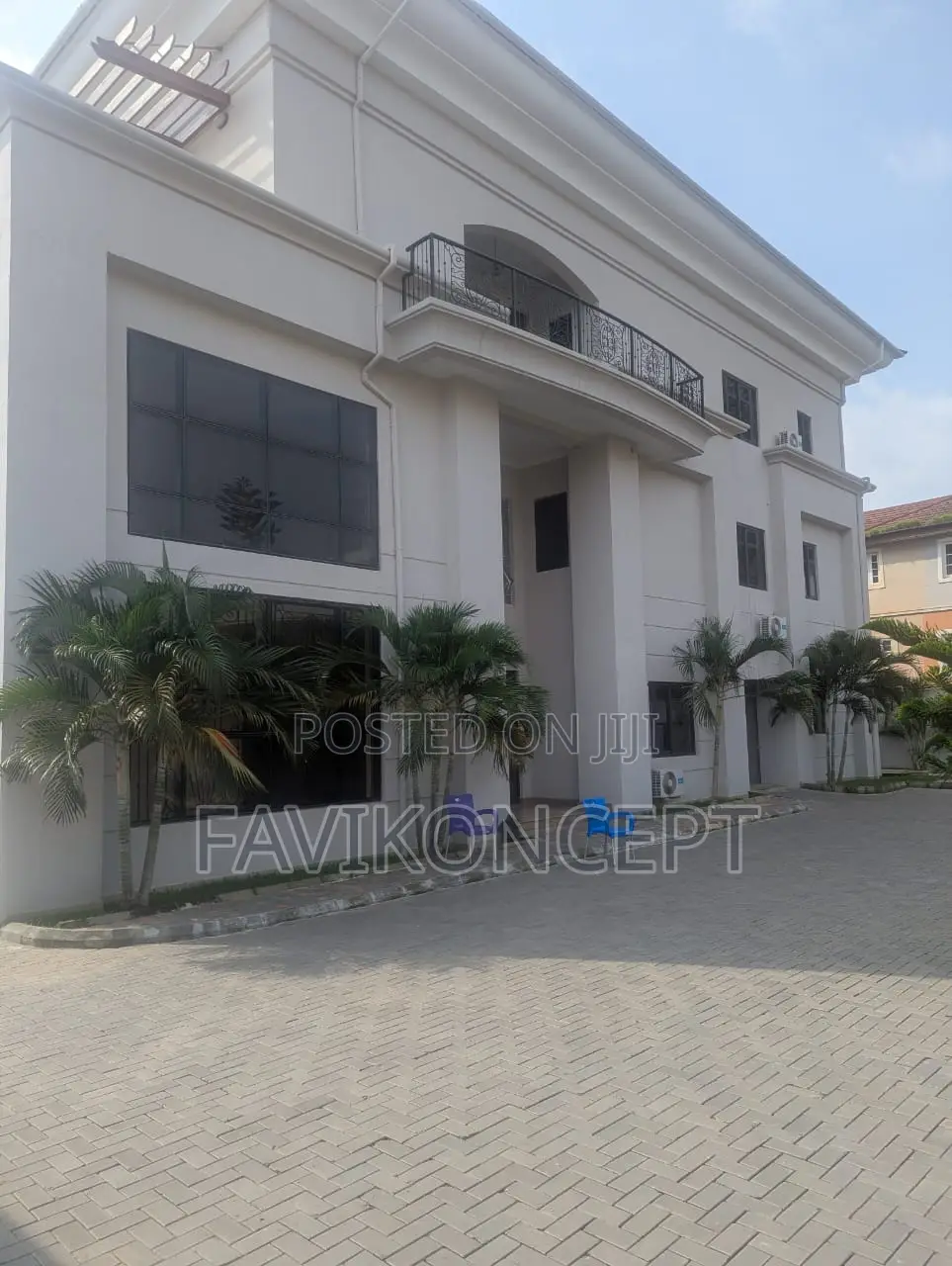17bdrm Duplex in Maitama for sale