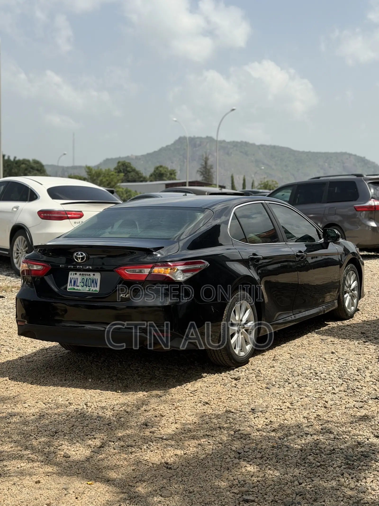 Toyota Camry XLE FWD (2.5L 4cyl 8AM) 2018 Black