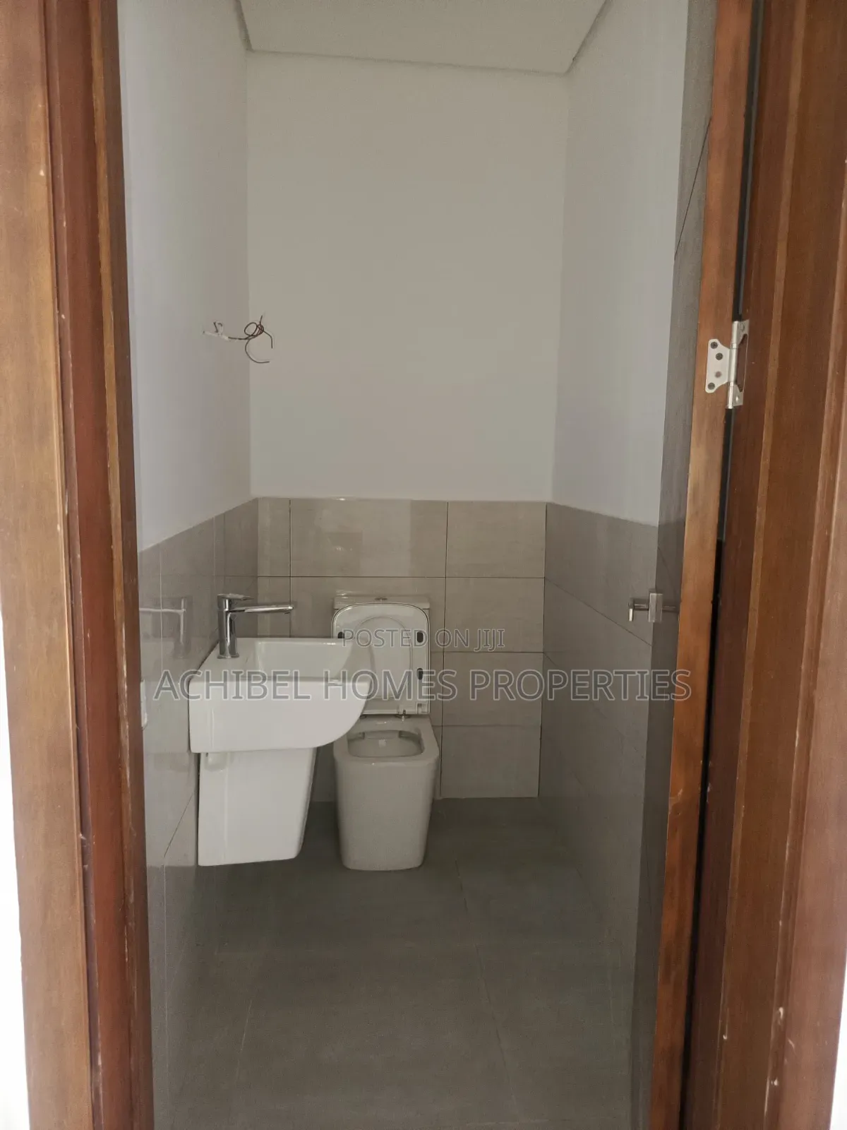 4bdrm Duplex in Off Ademola for rent