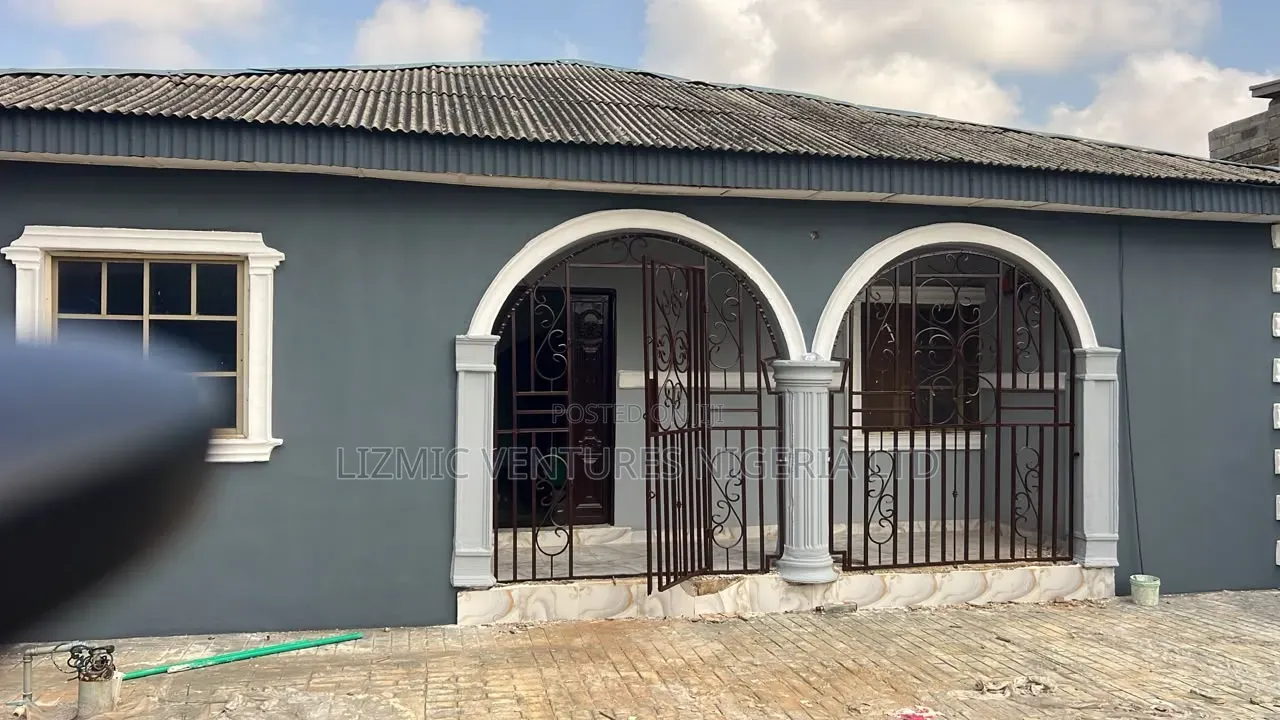 2bdrm Apartment in Tjay, Ayobo for rent