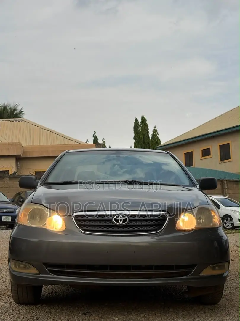 Toyota Corolla 2004 Gray