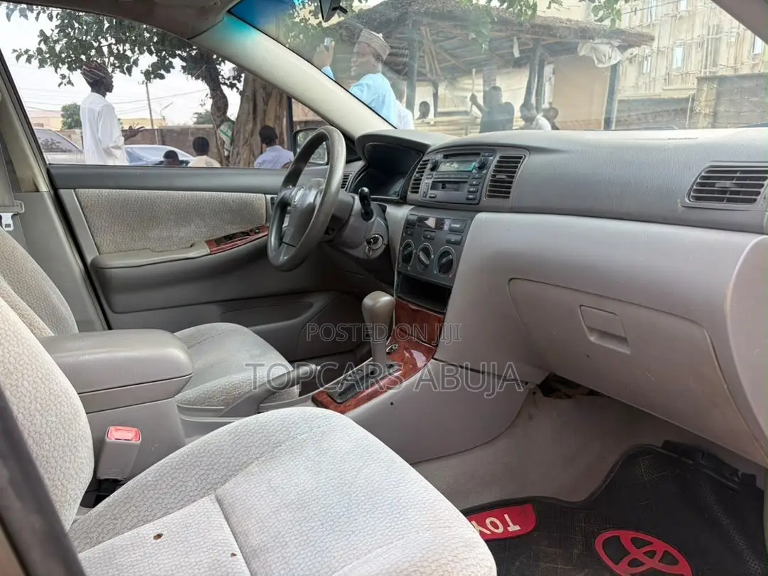 Toyota Corolla 2004 Gray