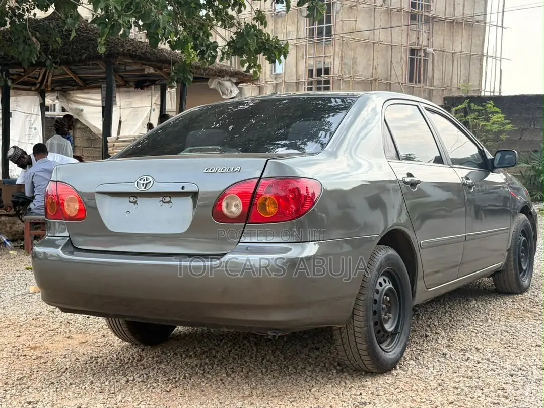 Toyota Corolla 2004 Gray