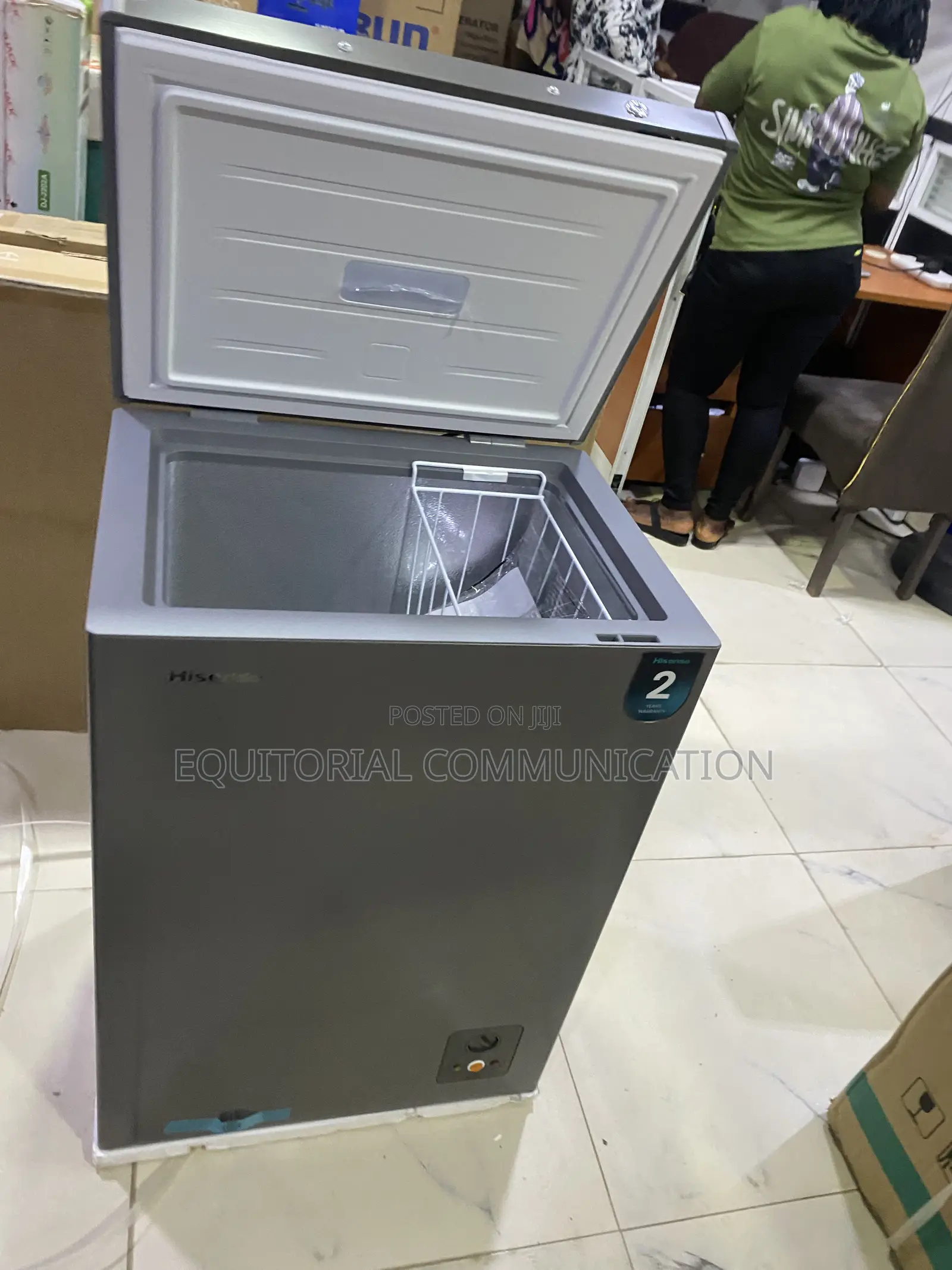 Hisense FC130SH Chest Freezer for Meat and Fish 97L