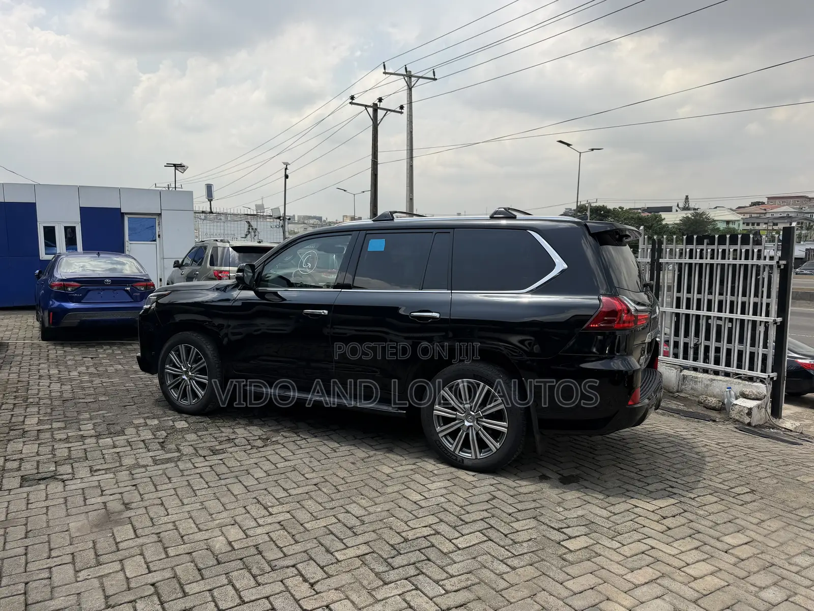 Lexus LX 570 AWD 2017 Black