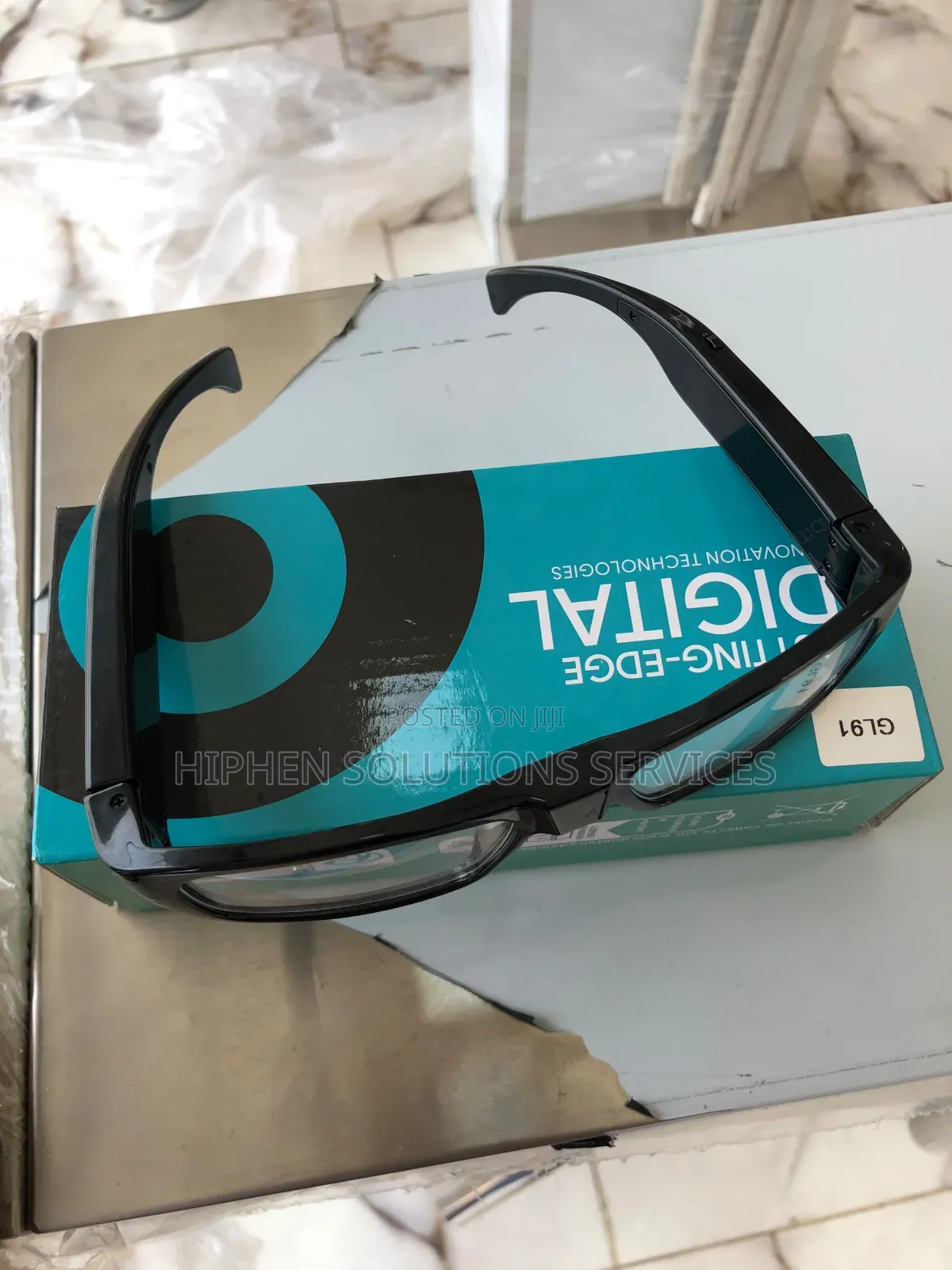 Wearable Camera Recording Frames