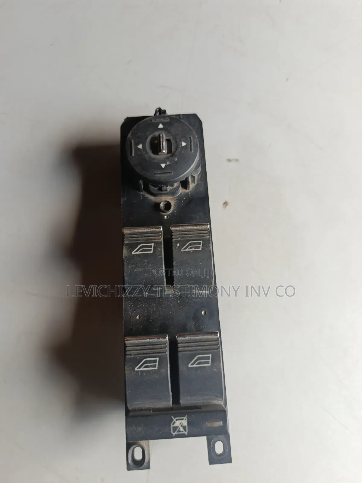 Ford Pressing Button