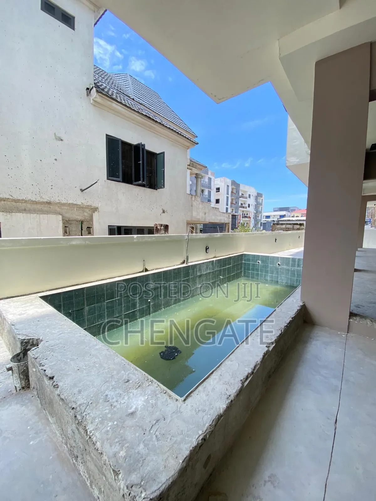 4bdrm Maisonette in Ikate for sale