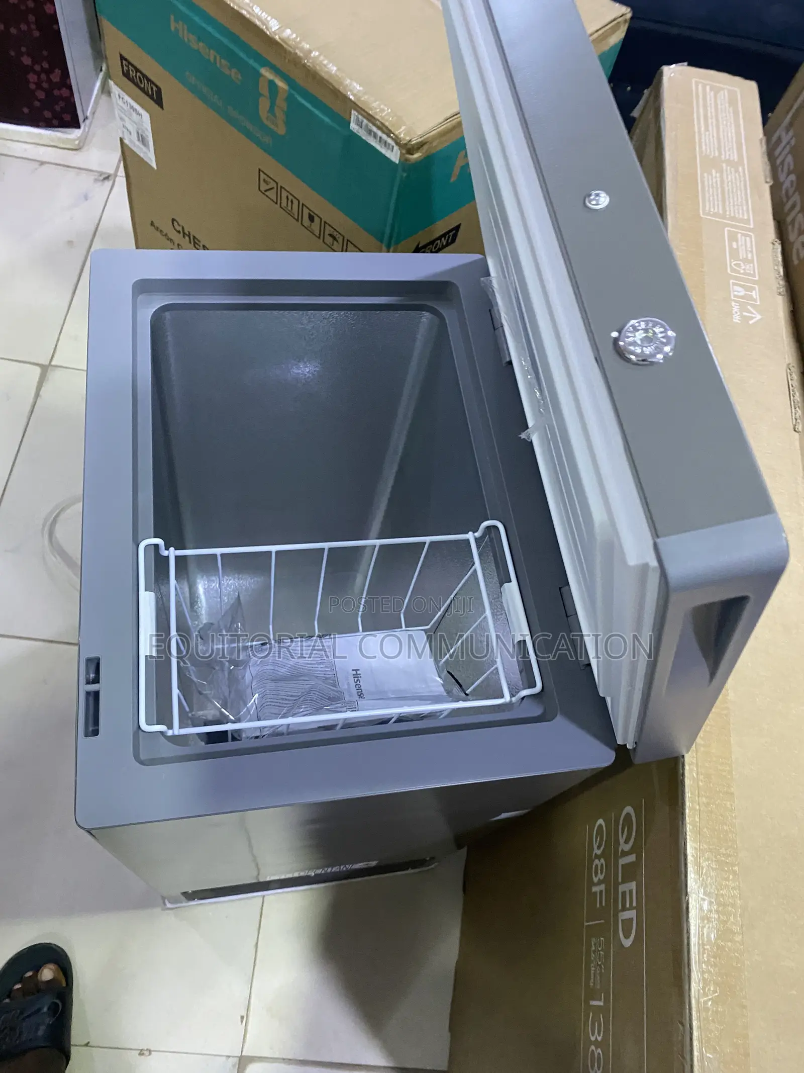 Hisense FC130SH 97L Chest Freezer for Frozen Groceries