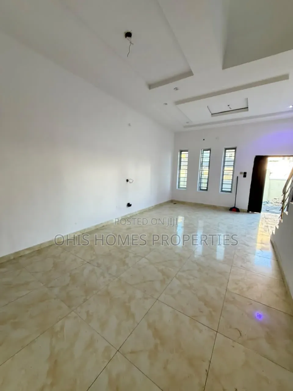 Mini Flat in Thomas Estate for rent