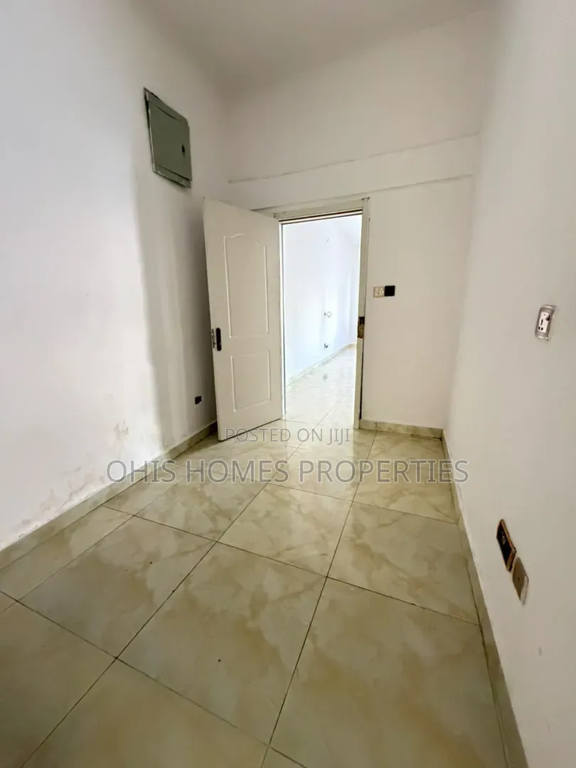 Mini Flat in Thomas Estate for rent