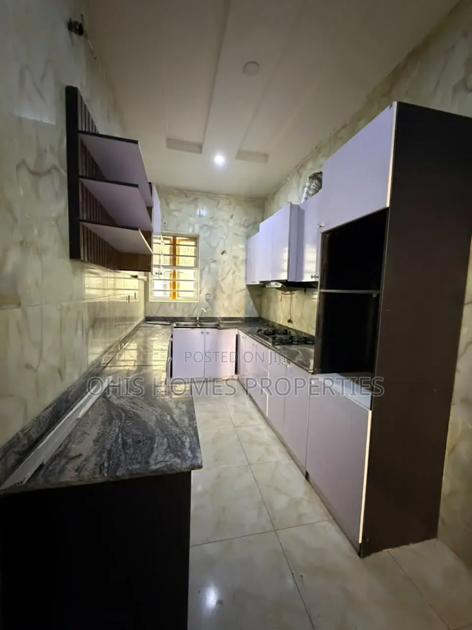 Mini Flat in Thomas Estate for rent