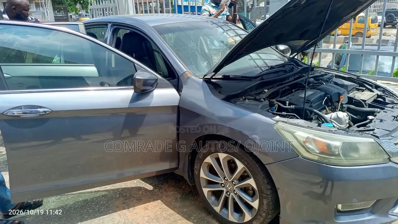 Honda Accord Sport 4dr Sedan FWD (2.4L 4cyl 2A) 2013 Gray