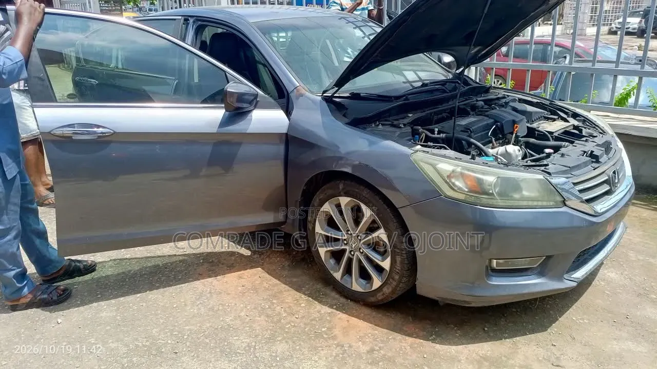 Honda Accord Sport 4dr Sedan FWD (2.4L 4cyl 2A) 2013 Gray