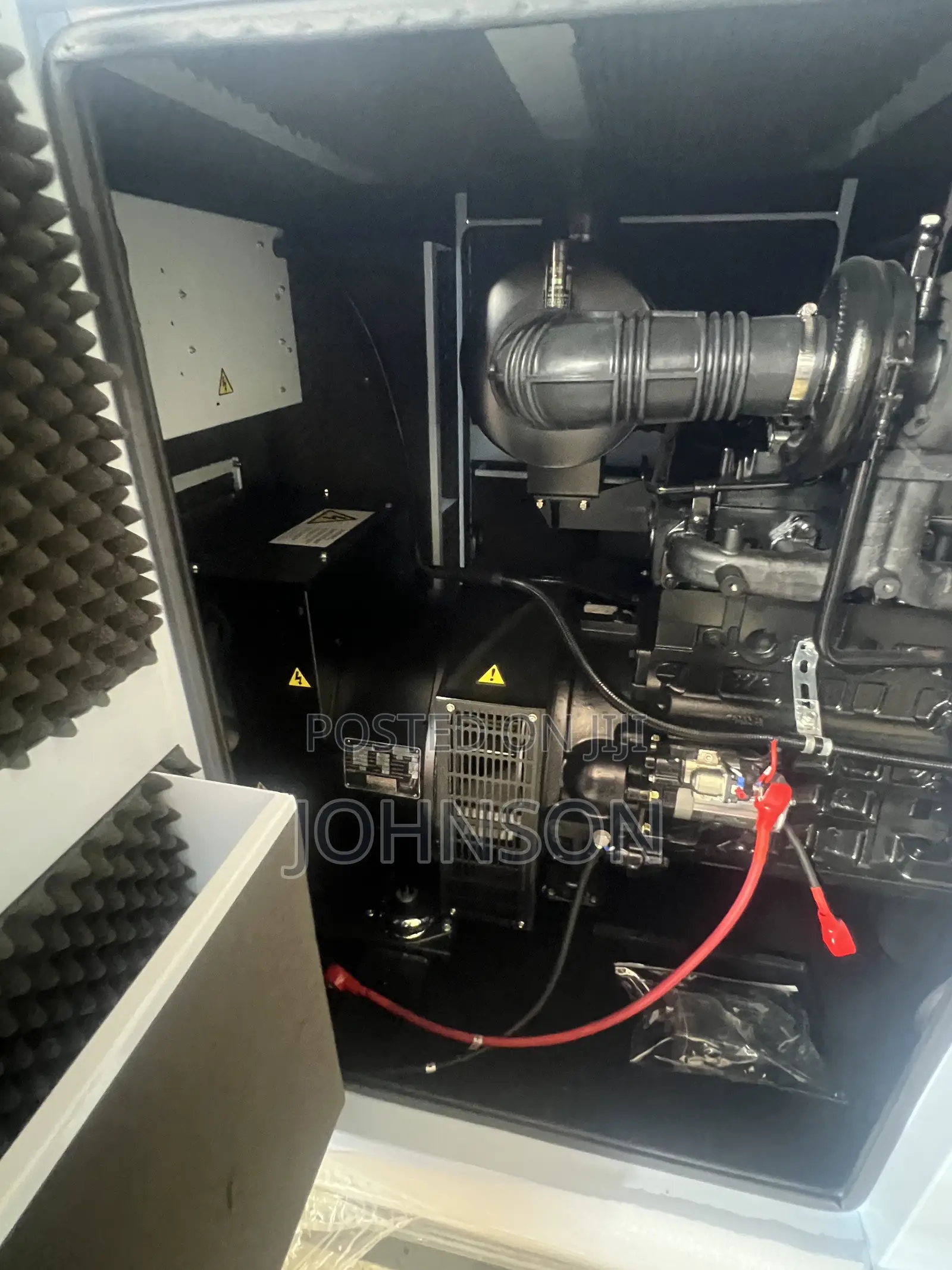 300kva Brand New UKPerkins Soundproof Diesel Generator 100% Copper 