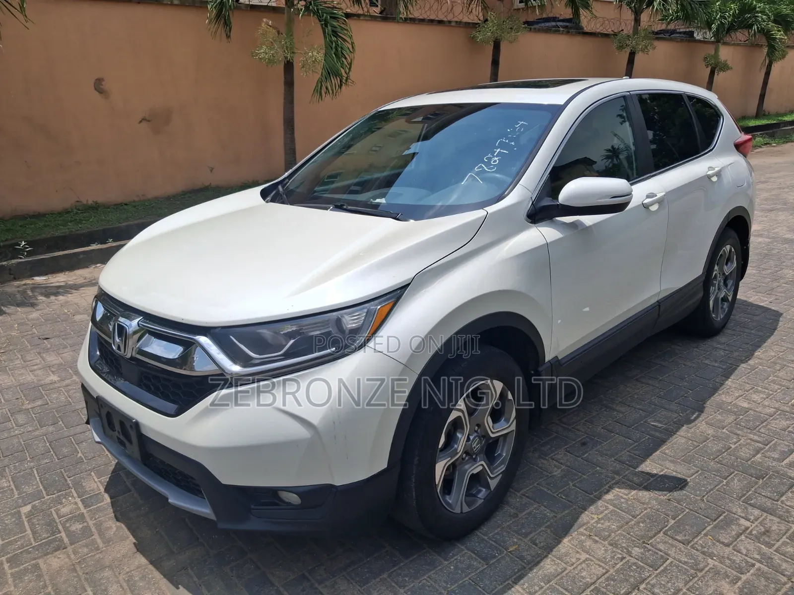 Honda CR-V Touring 4dr SUV AWD (1.5L 4cyl CVT) 2017 White