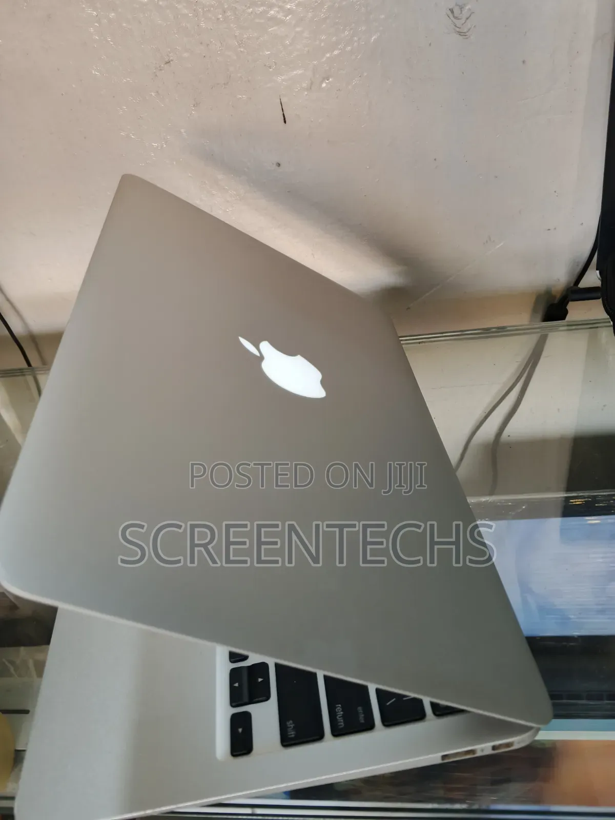 Laptop Apple MacBook Air 2010 2GB Intel Core 2 Duo SSD 60GB