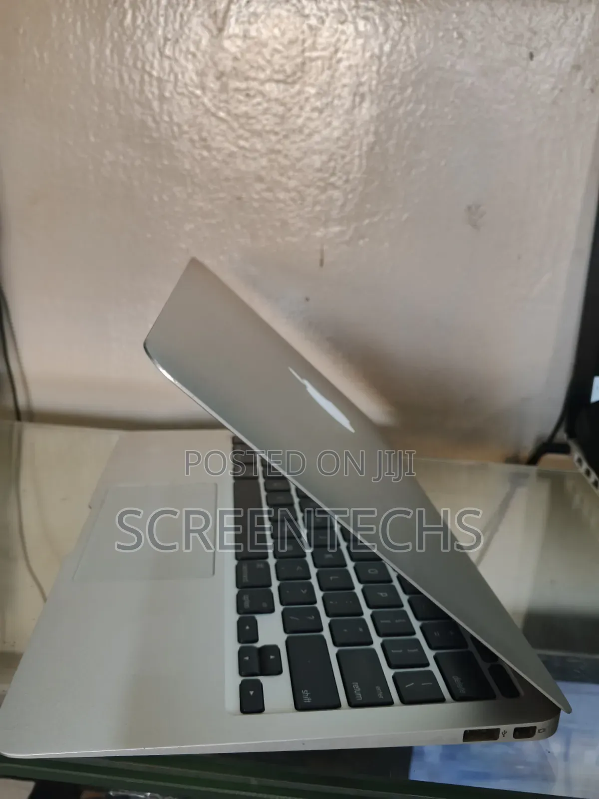 Laptop Apple MacBook Air 2010 2GB Intel Core 2 Duo SSD 60GB
