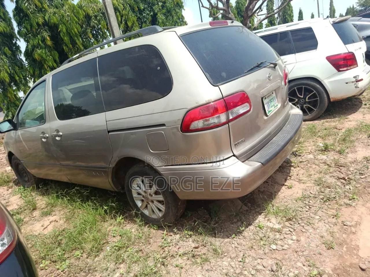 Toyota Sienna 2001 Gold
