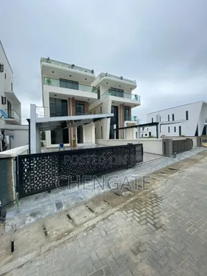 5bdrm Duplex in Chevron for sale