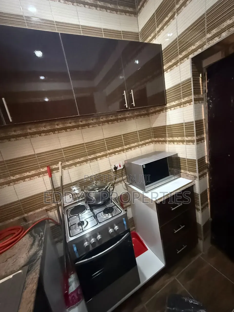 Furnitured 1 Bedroom Apartment