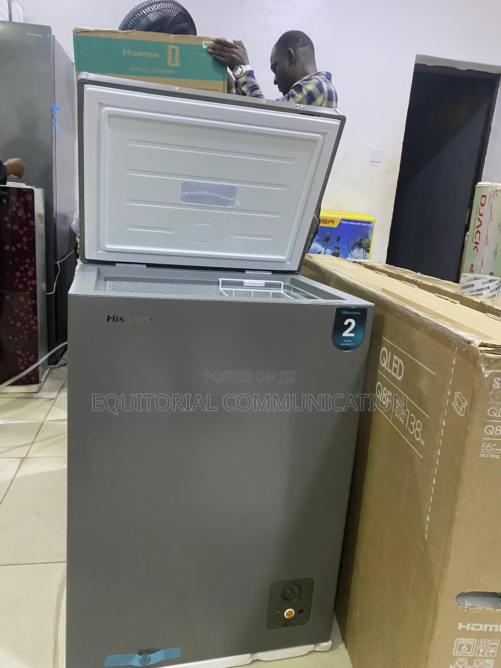 Hisense FC130SH 97L Chest Freezer for Meat and Seafood