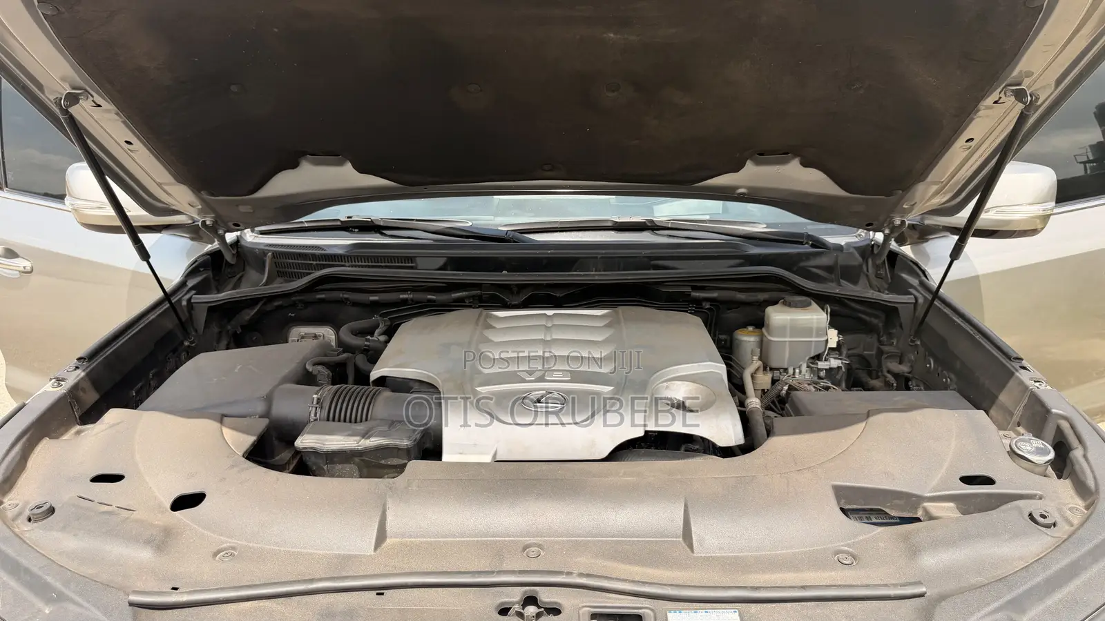 Lexus LX 570 (5 seats) AWD 2017 Silver