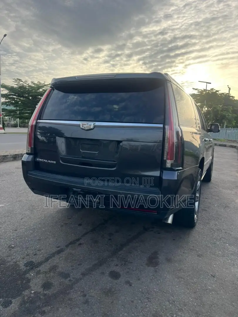Cadillac Escalade 2016 Black