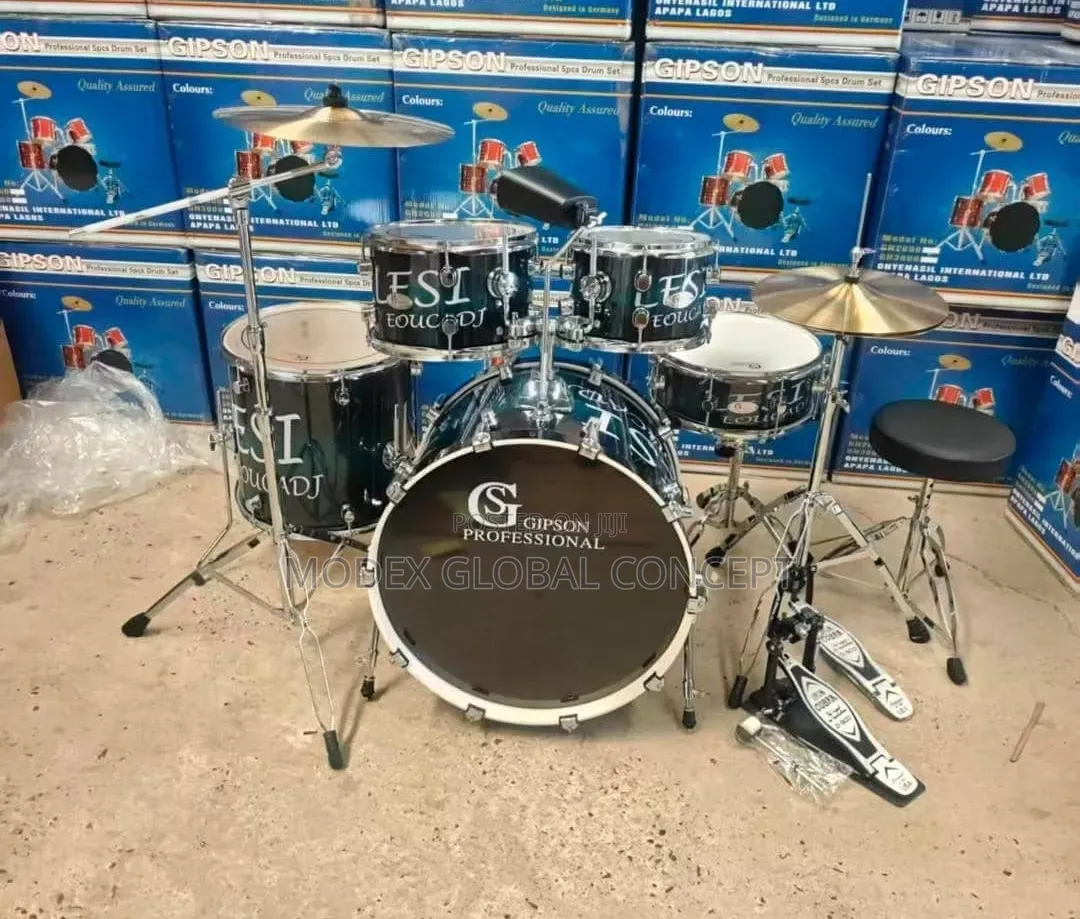 Gipson Professional 5-Piece Acoustic Drum Set.