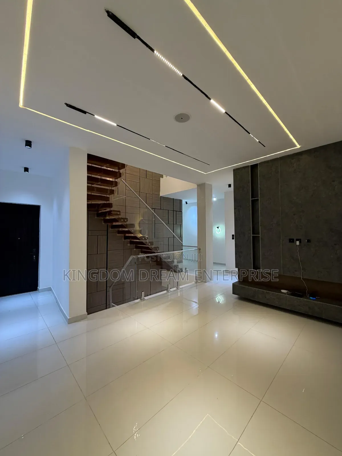 5bdrm Duplex in Chevron Lekki Lagos for sale