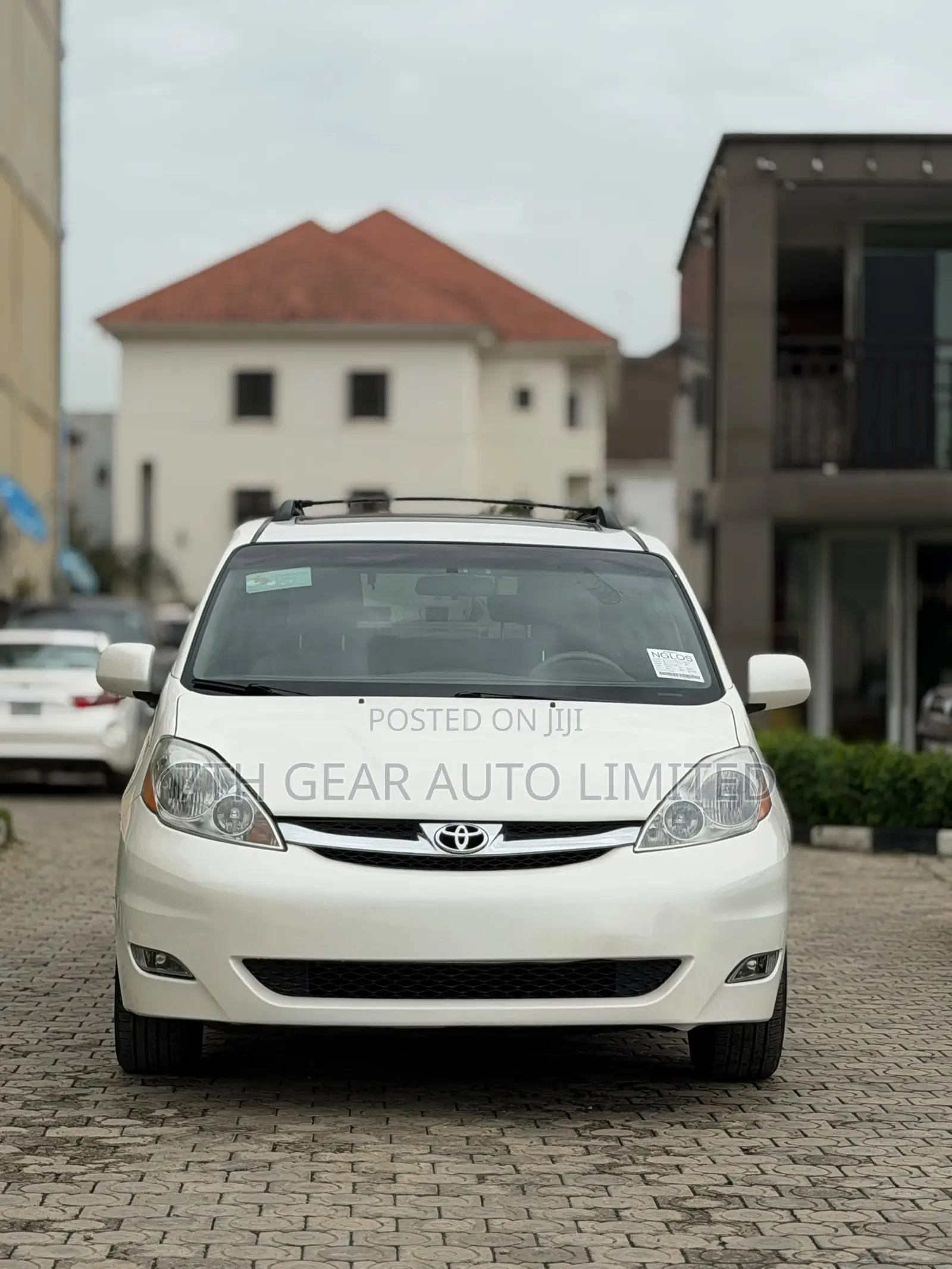 Toyota Sienna XLE AWD 2009 White