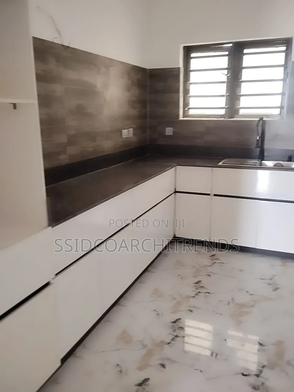 4bdrm Duplex in Call To Access, Chevron for rent