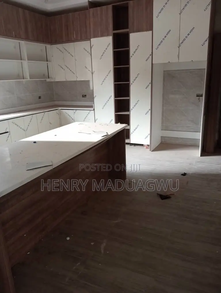 6bdrm Mansion in Katempe District, Katampe Extension for sale