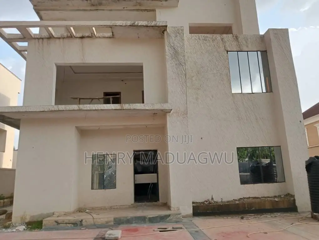 6bdrm Mansion in Katempe District, Katampe Extension for sale