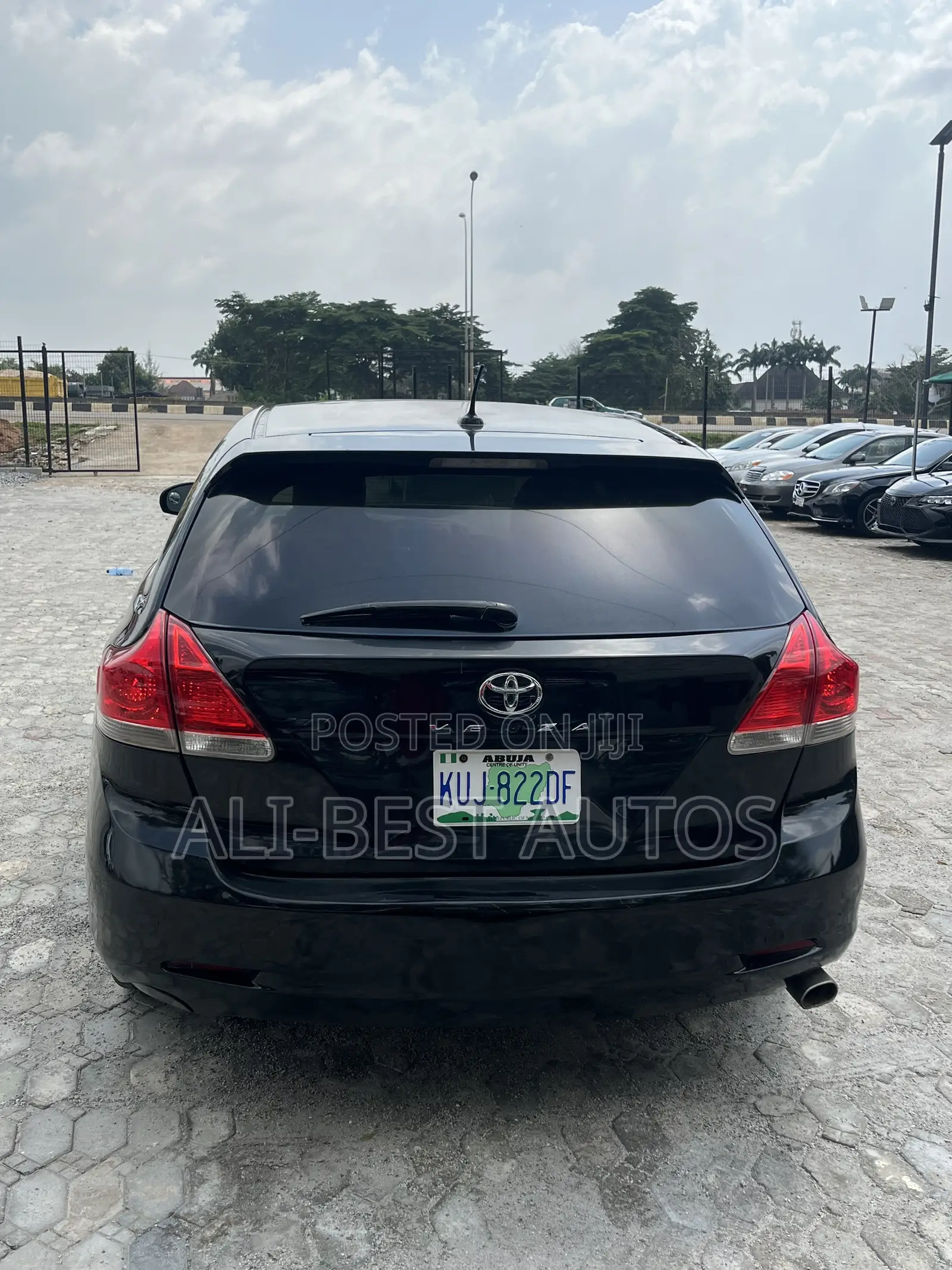 Toyota Venza LE 2011 Black
