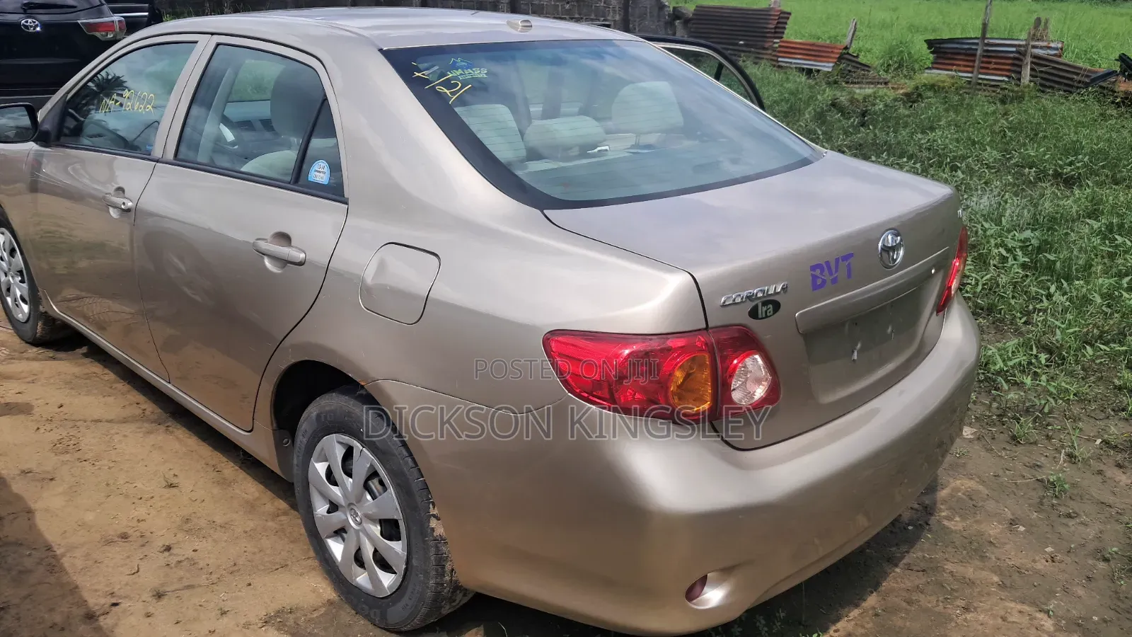 Toyota Corolla LE 4dr Sedan (1.8L 4cyl 4A) 2010 Gold