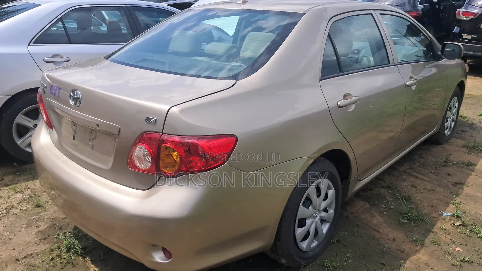 Toyota Corolla LE 4dr Sedan (1.8L 4cyl 4A) 2010 Gold