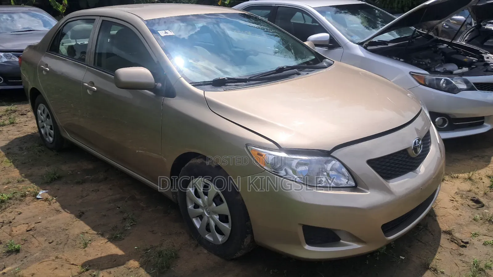 Toyota Corolla LE 4dr Sedan (1.8L 4cyl 4A) 2010 Gold