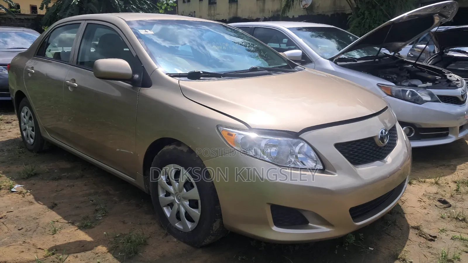 Toyota Corolla LE 4dr Sedan (1.8L 4cyl 4A) 2010 Gold