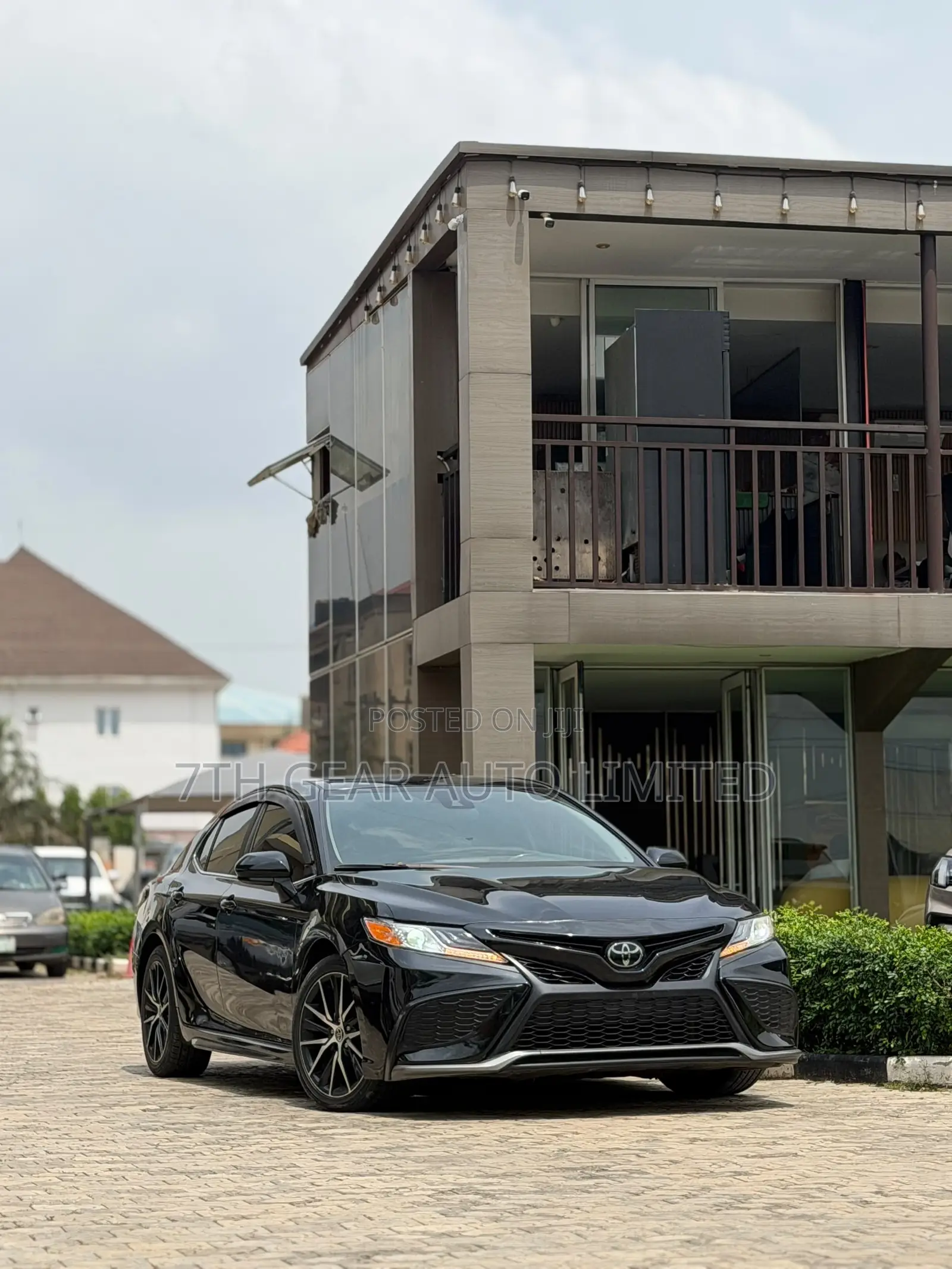 Toyota Camry SE 2021 Black