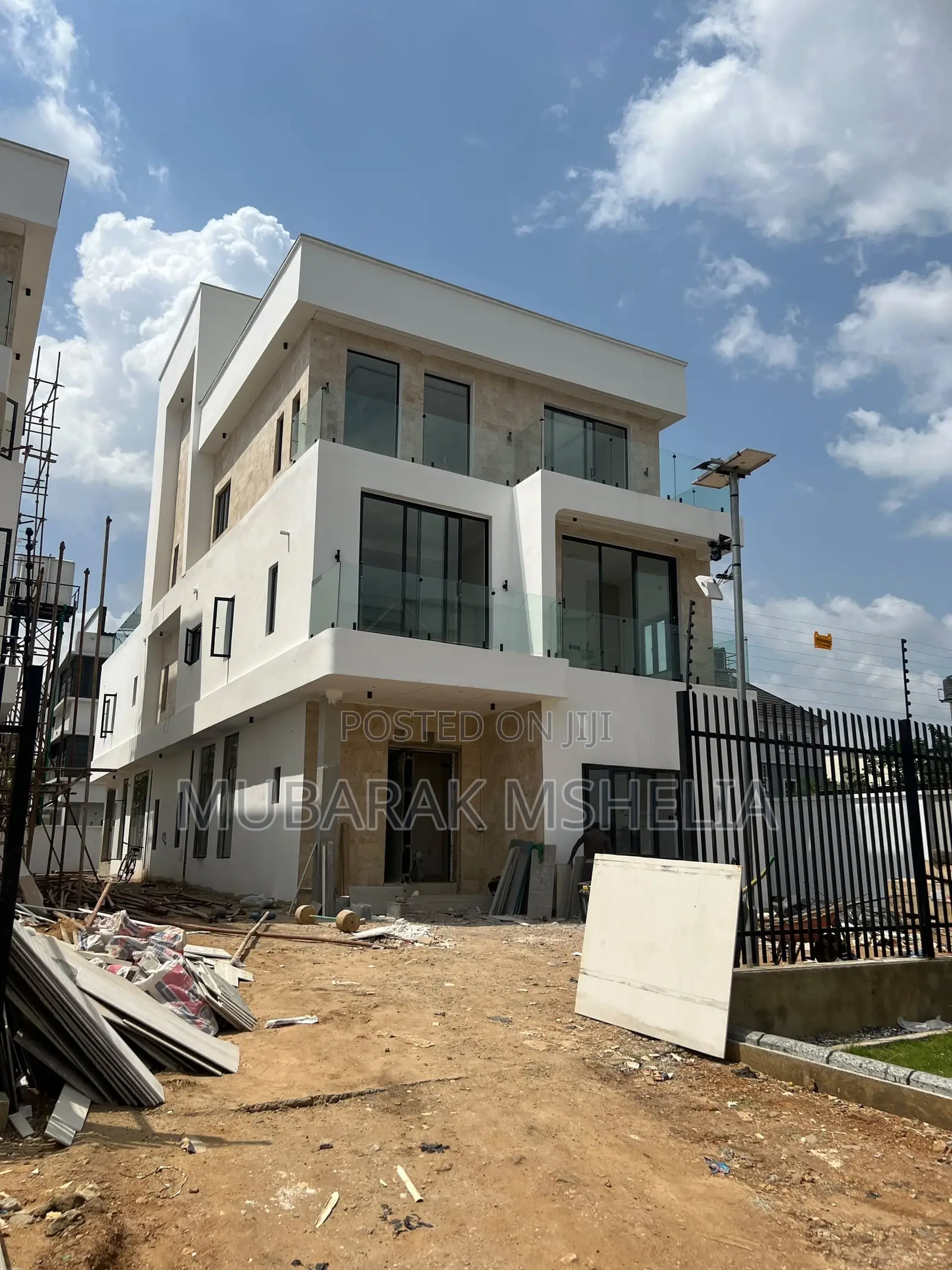 5bdrm Duplex in Jahi for sale