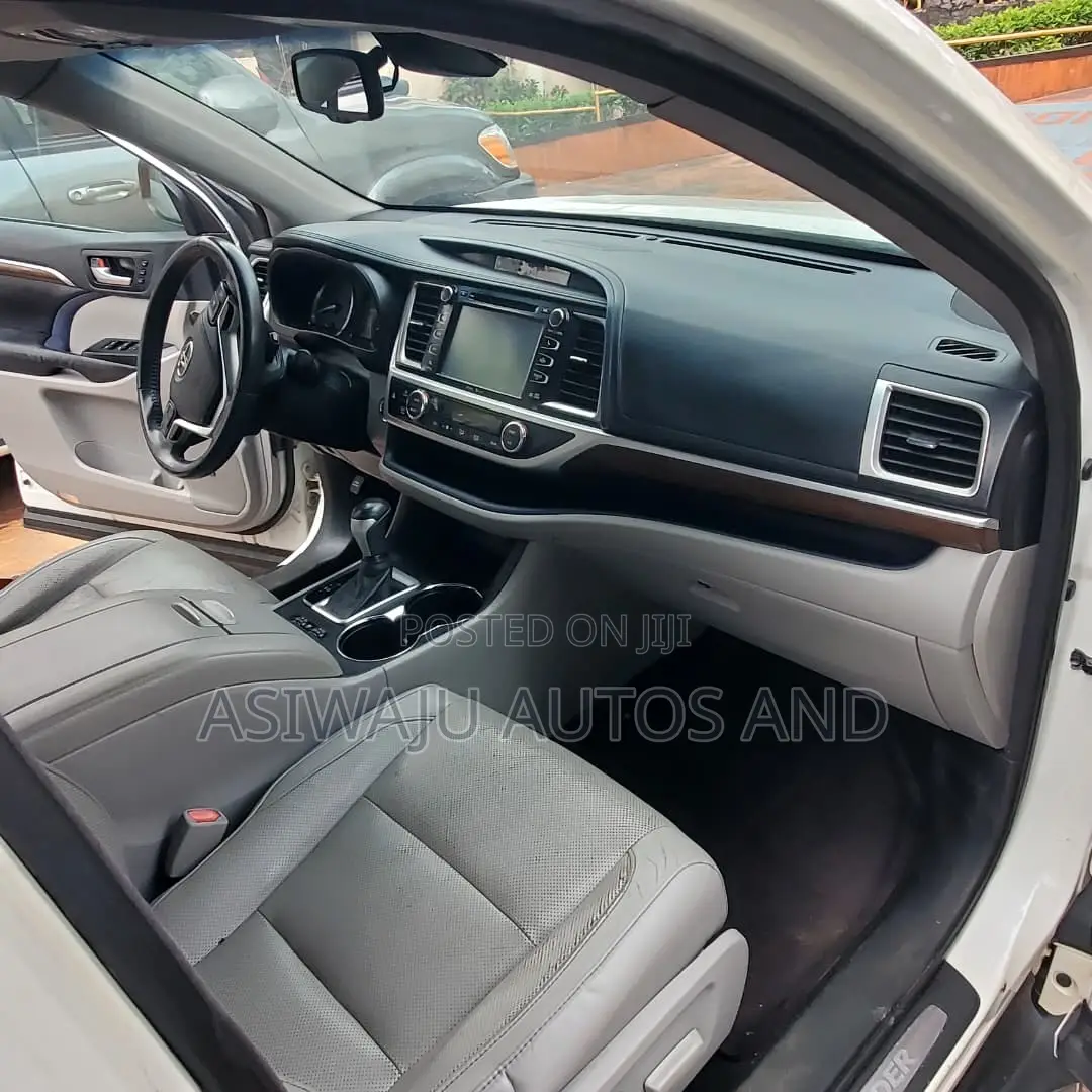 Toyota Highlander Limited 4dr SUV AWD (3.5L 6cyl 6A) 2015 White