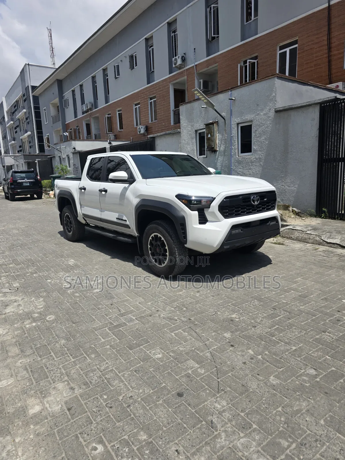 Toyota Tacoma 2024 White