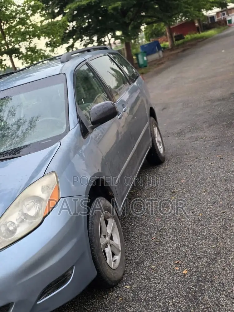 Toyota Sienna LE AWD 2006 Blue