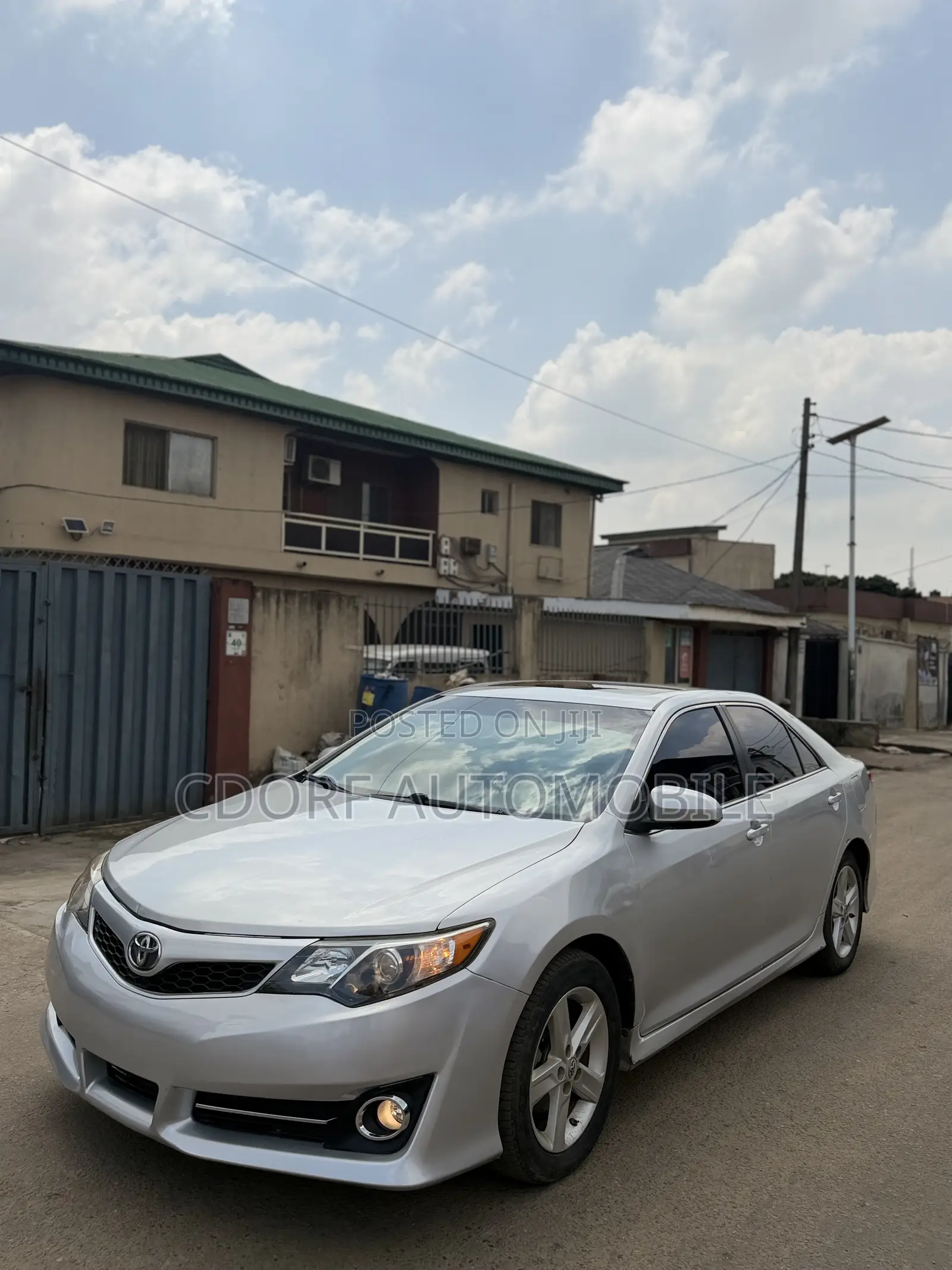 Toyota Camry SE Sport 4dr Sedan w/Prod. End 11/13 (2.5L 4cyl 6A) 2014