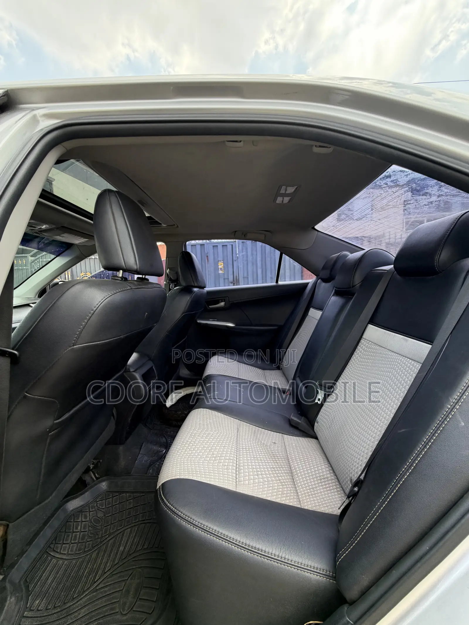 Toyota Camry SE Sport 4dr Sedan w/Prod. End 11/13 (2.5L 4cyl 6A) 2014