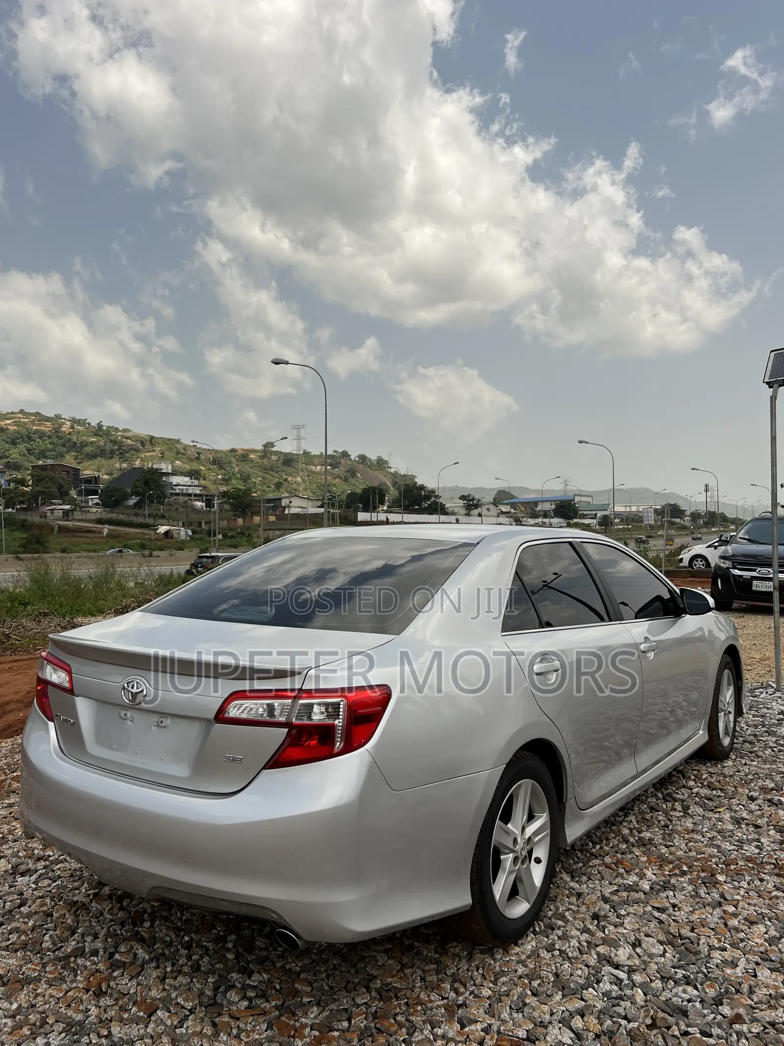 Toyota Camry SE 4dr Sedan (2.5L 4cyl 6A) 2014 Silver