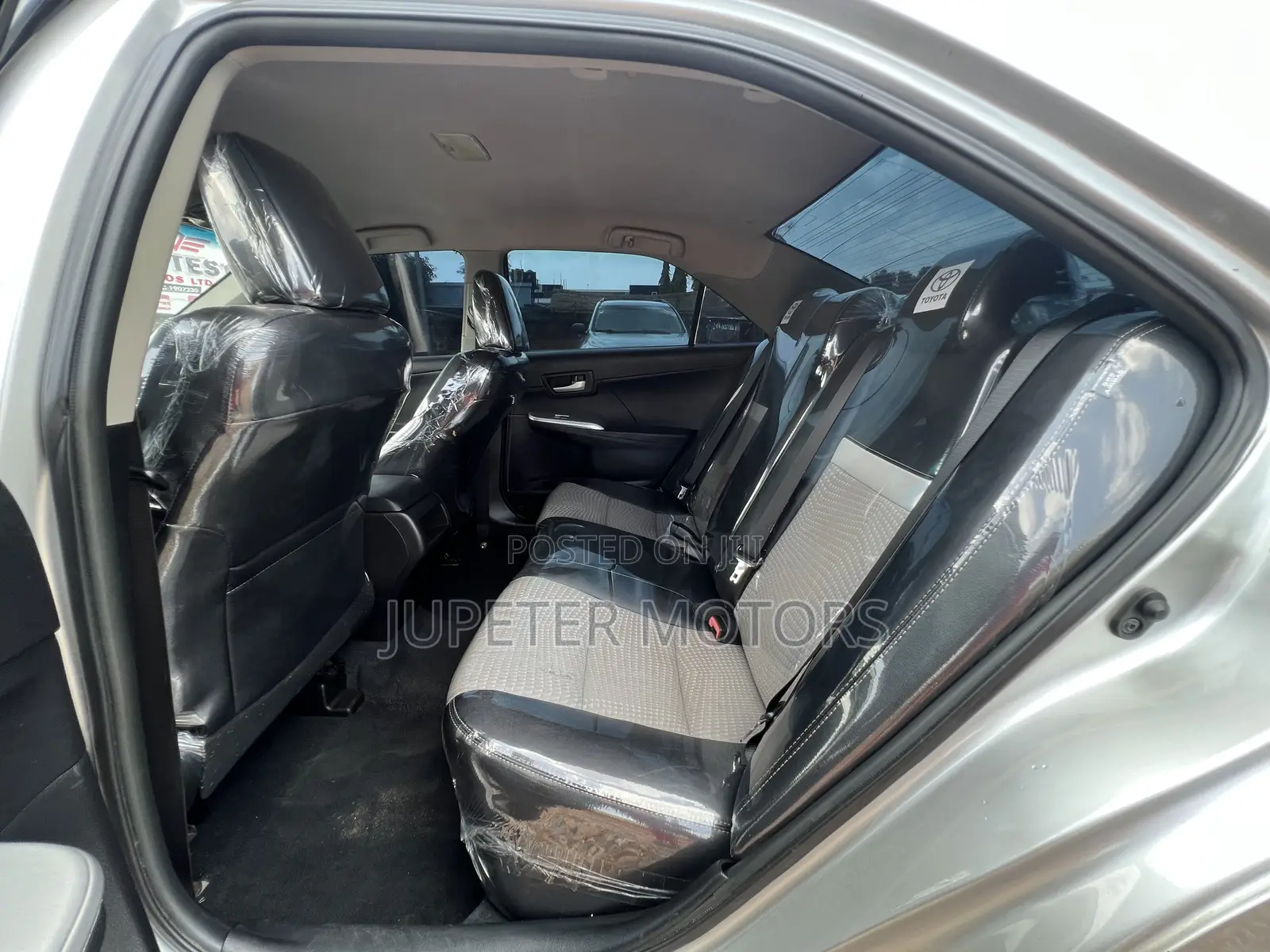 Toyota Camry SE 4dr Sedan (2.5L 4cyl 6A) 2014 Silver