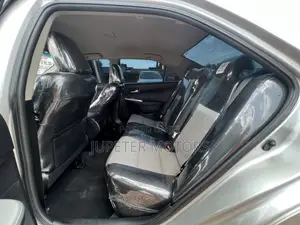 Toyota Camry SE 4dr Sedan (2.5L 4cyl 6A) 2014 Silver